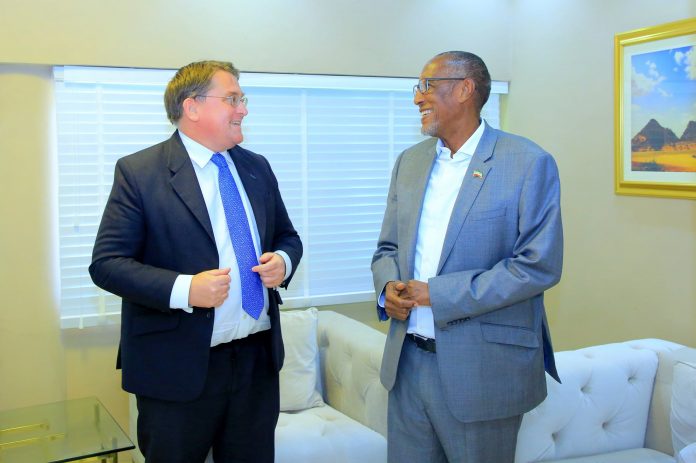 Madaxweyne Biixi iyo Safiirka Ingiriiska
